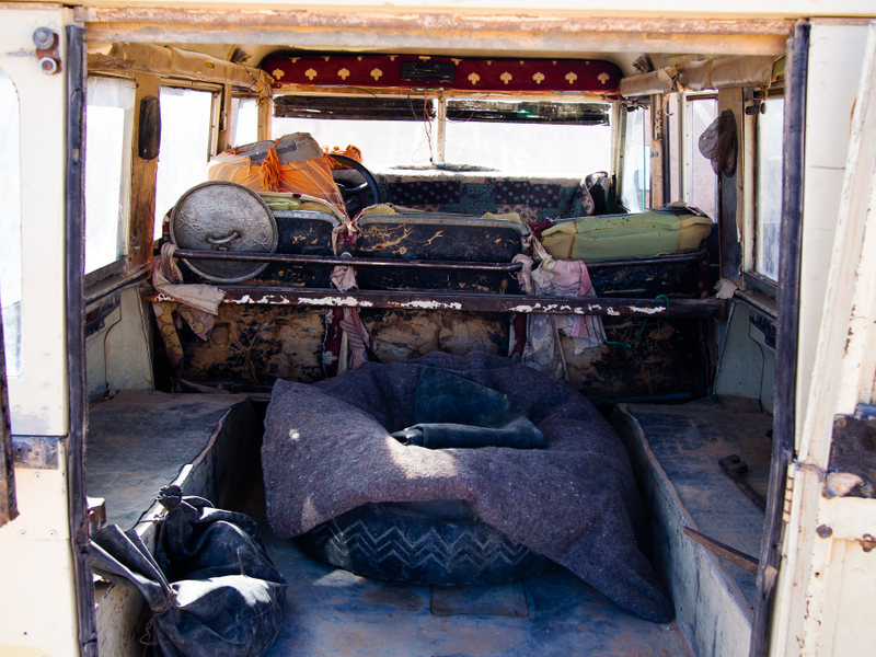Illustration for article titled In War Torn Western Sahara, These Old Cars Are The King And Queen